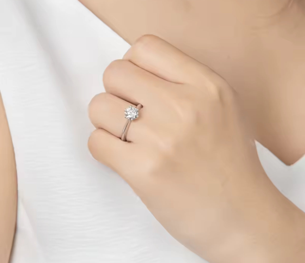 0.5 - 1 Carat Moissanite Women’s Silver Engagement Ring