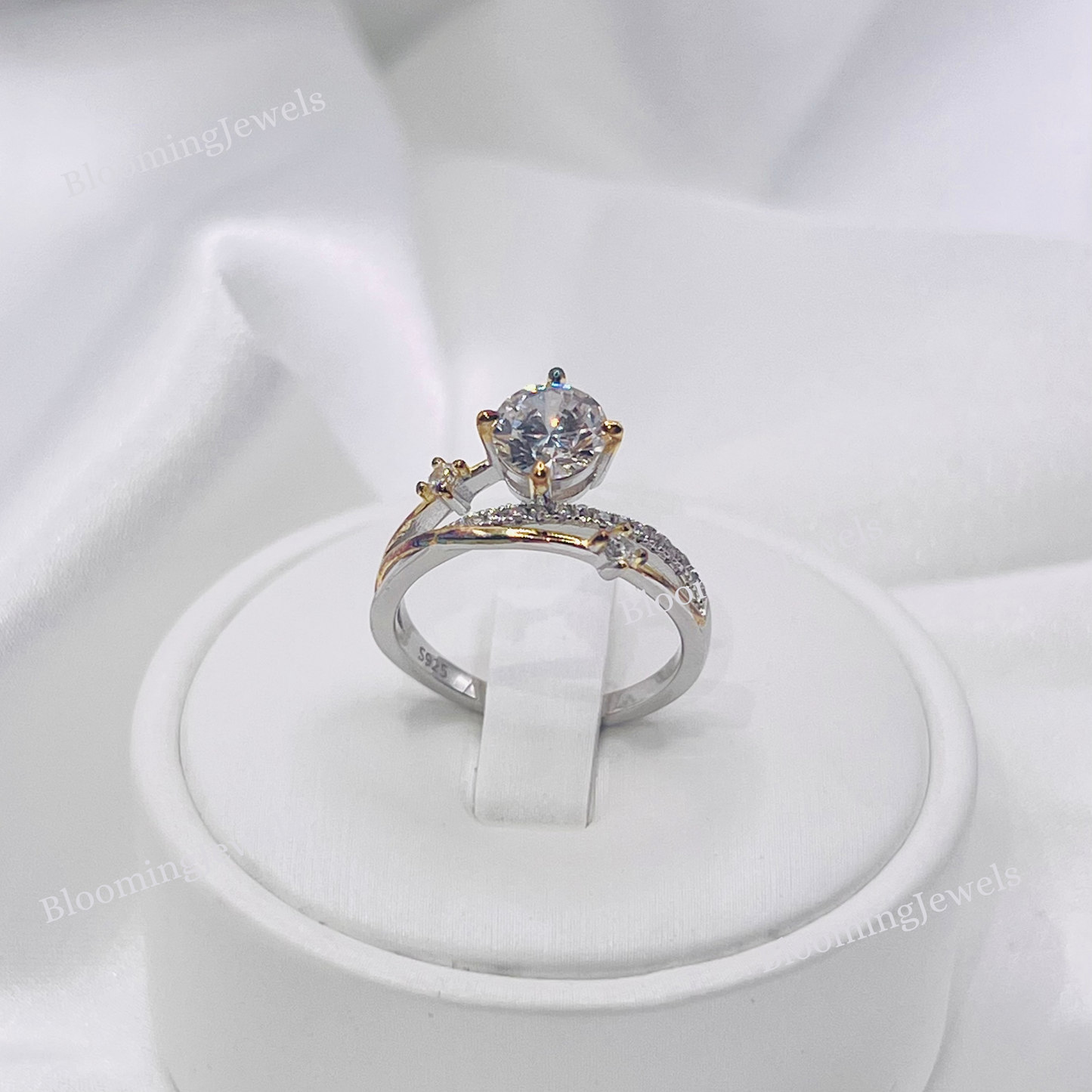 1CT Moissanite Sterling Silver / Gold Womens Engagement Ring