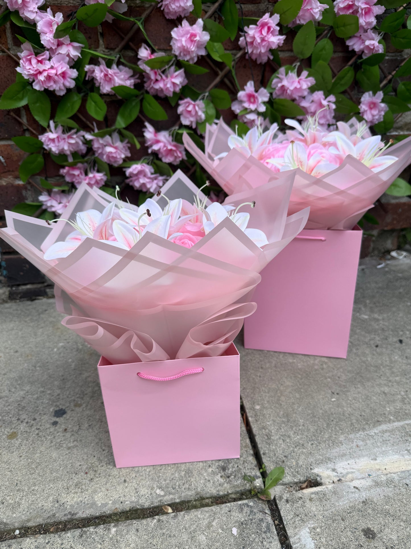 Personalised White Lily & Pink Rose Bouquet Luxury Romantic Flower Arrangement Gift