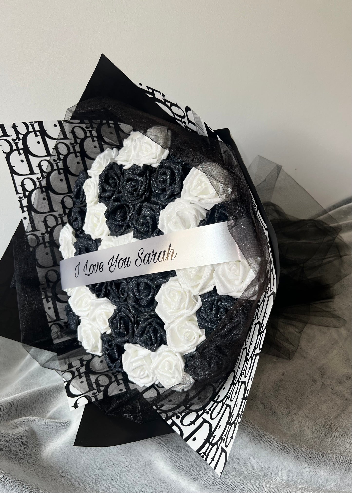 Black & White Personalised Glitter Rose Bouquet High End Wrapping