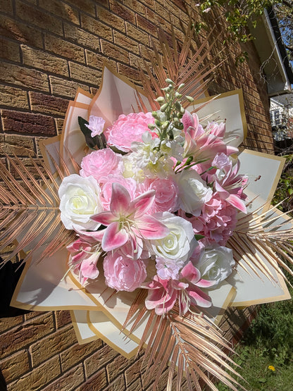 Luxury Mixed Rose / Lily Flower Bouquet