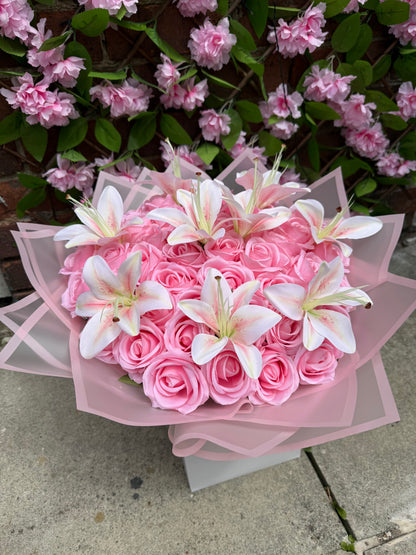 Personalised White Lily & Pink Rose Bouquet Luxury Romantic Flower Arrangement Gift (Copy)
