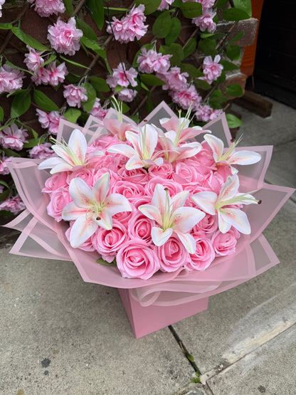 Personalised White Lily & Pink Rose Bouquet Luxury Romantic Flower Arrangement Gift (Copy)