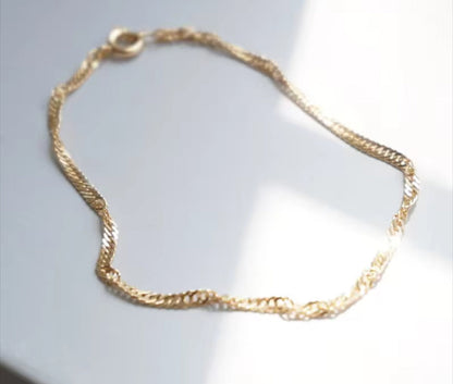 14K Gold Filled Minimal Twist Chain Bracelet