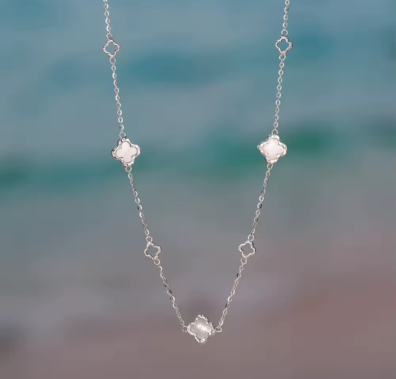 Clover Design Silver / Gold Womens Necklace