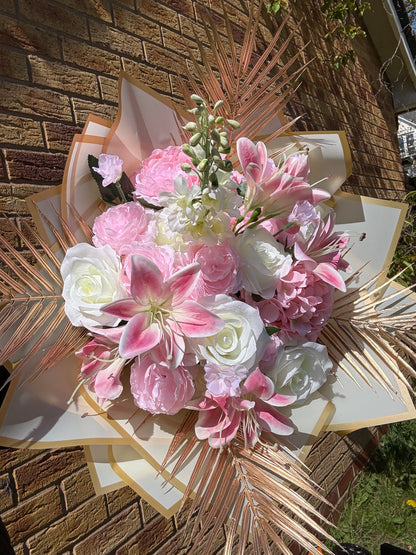 Luxury Mixed Rose / Lily Flower Bouquet