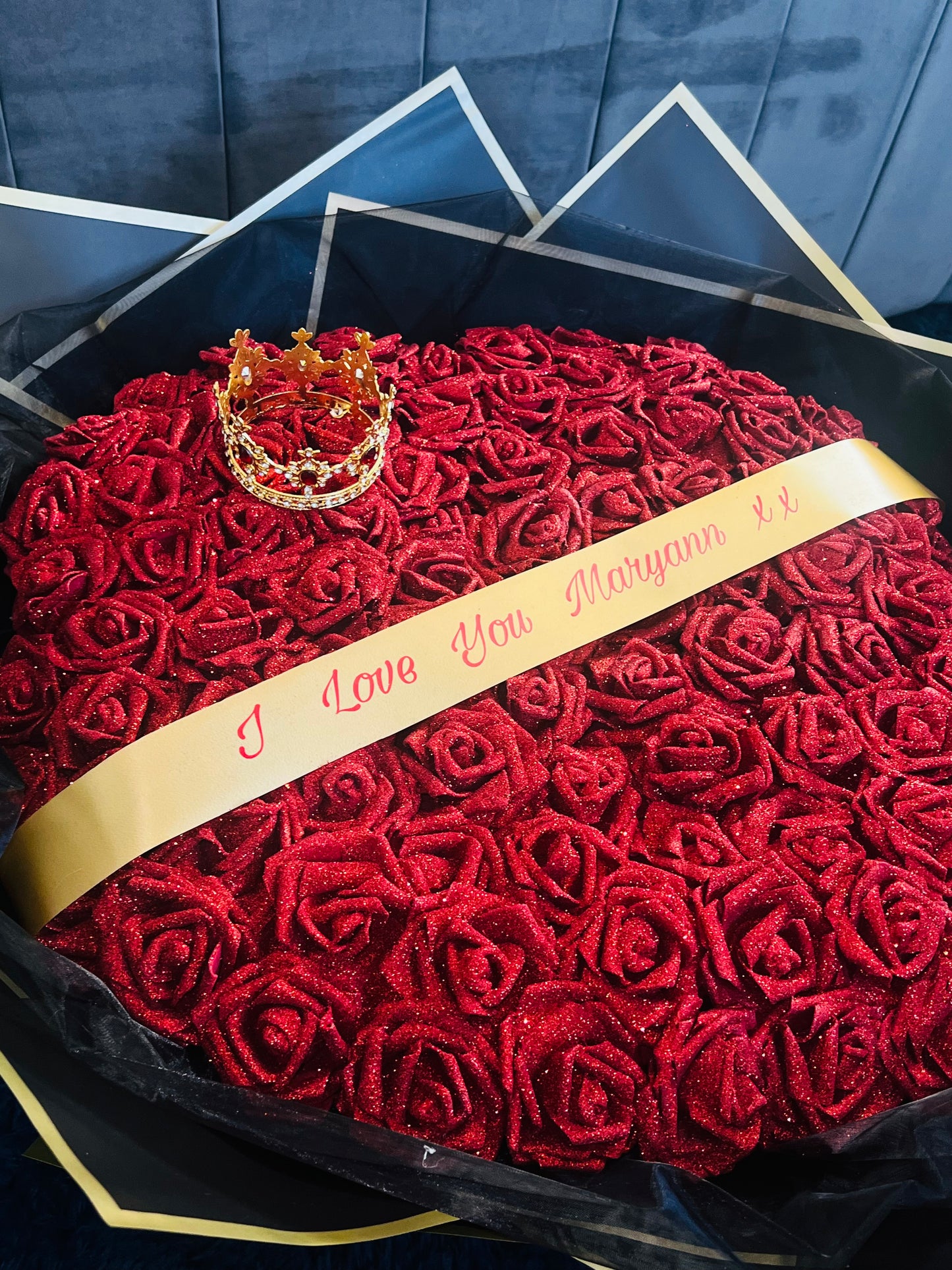 100 Red Glitter Roses Personalised Banner & Crown