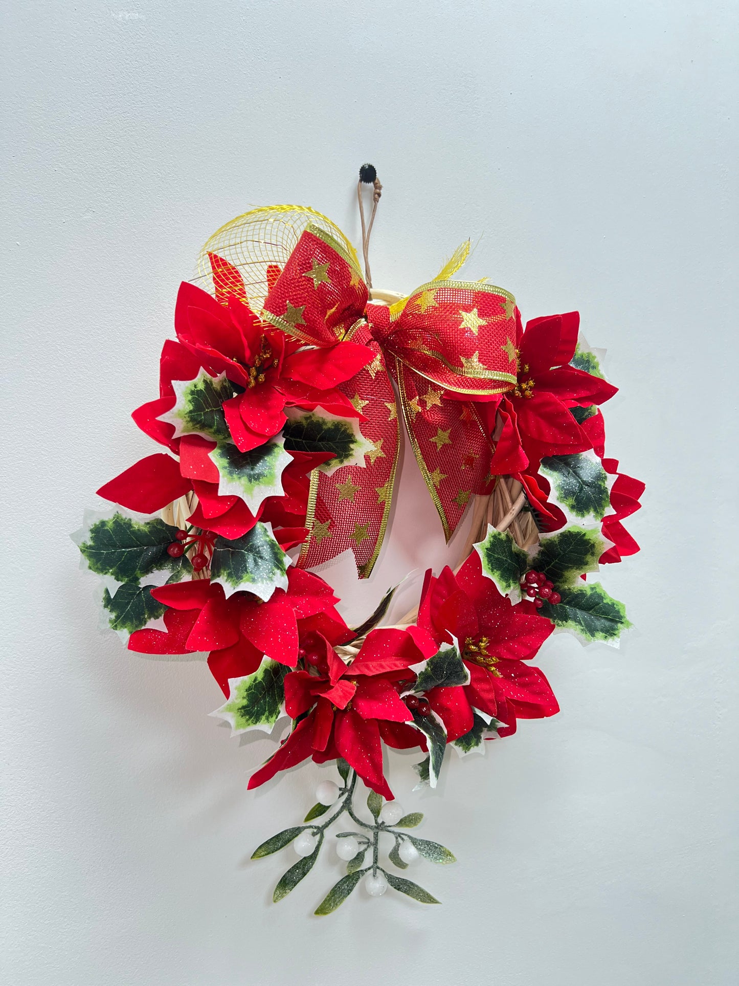 28cm Red Flower Holly Mistletoe Christmas Wreath