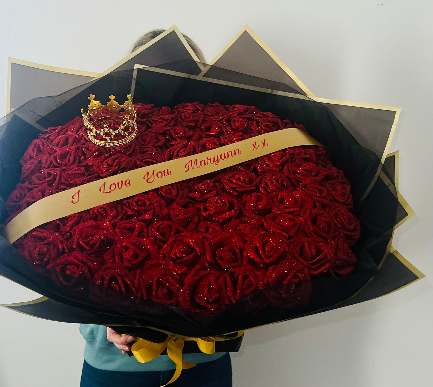 100 Red Glitter Roses Personalised Banner & Crown