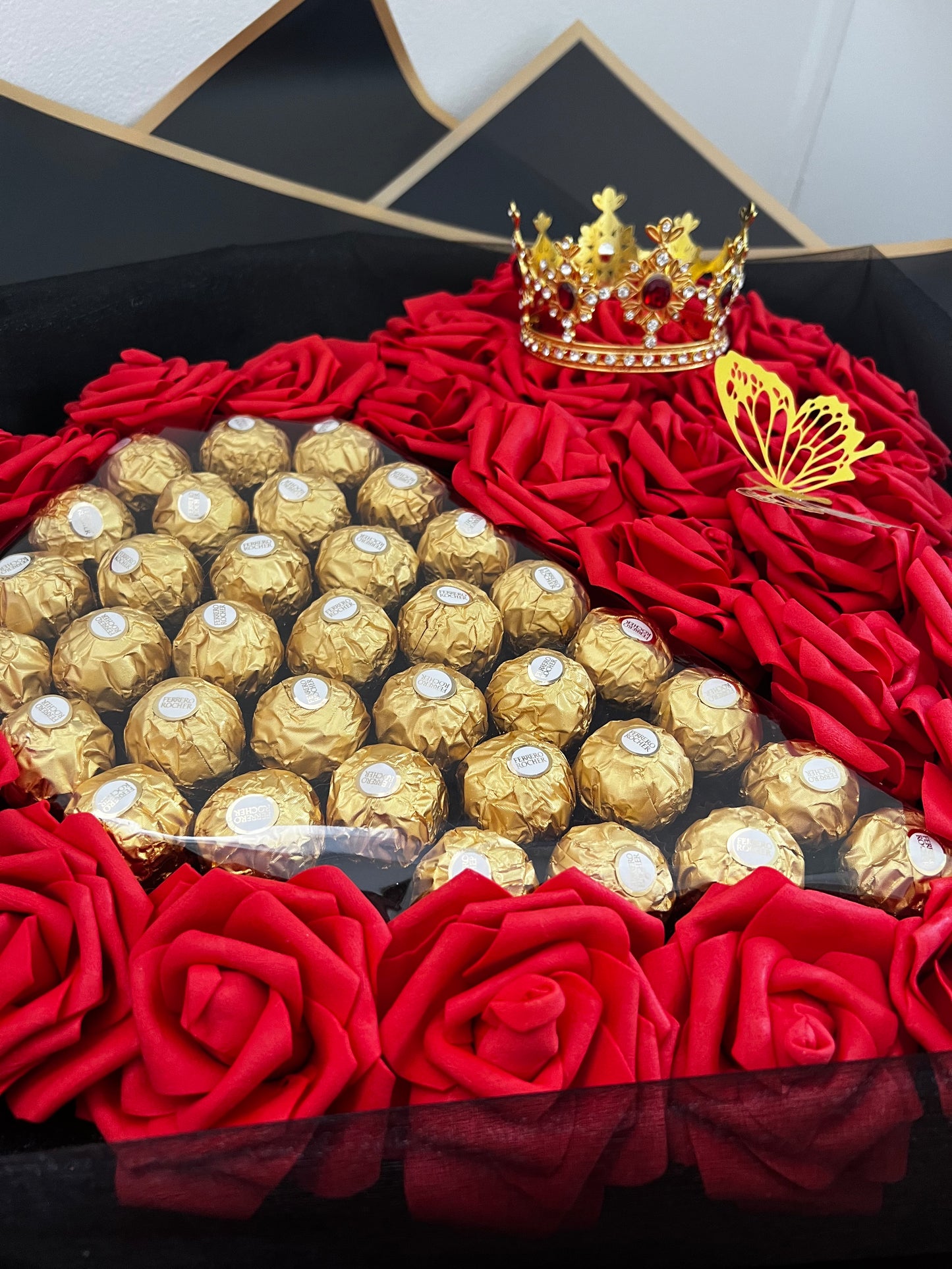 XL Chocolate Ferrero Rocher Red Love Heart Rose Crown Flower Bouquet