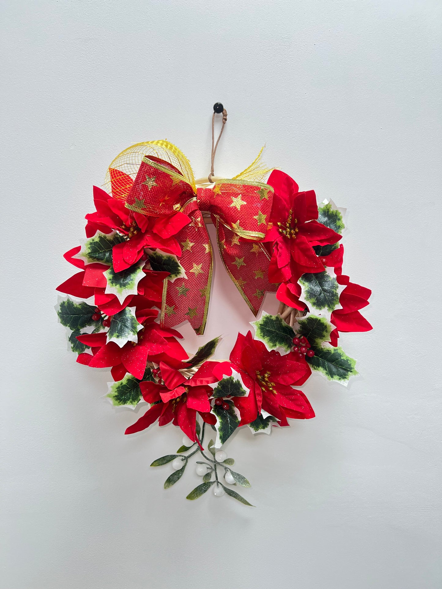 28cm Red Flower Holly Mistletoe Christmas Wreath