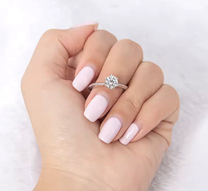0.5 - 1 Carat Moissanite Women’s Silver Engagement Ring