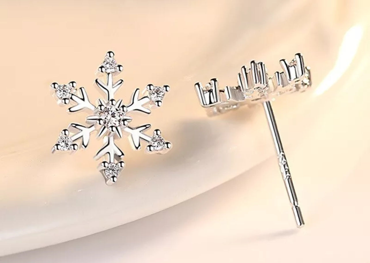 925 Sterling Silver Snowflake Christmas Stud Earrings