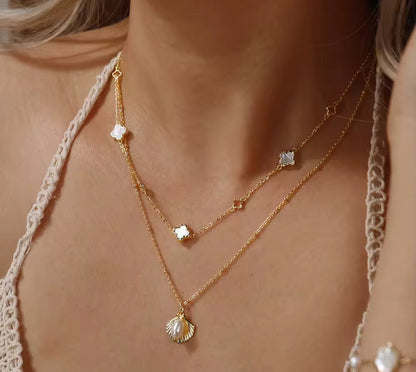 Clover Design Silver / Gold Womens Necklace