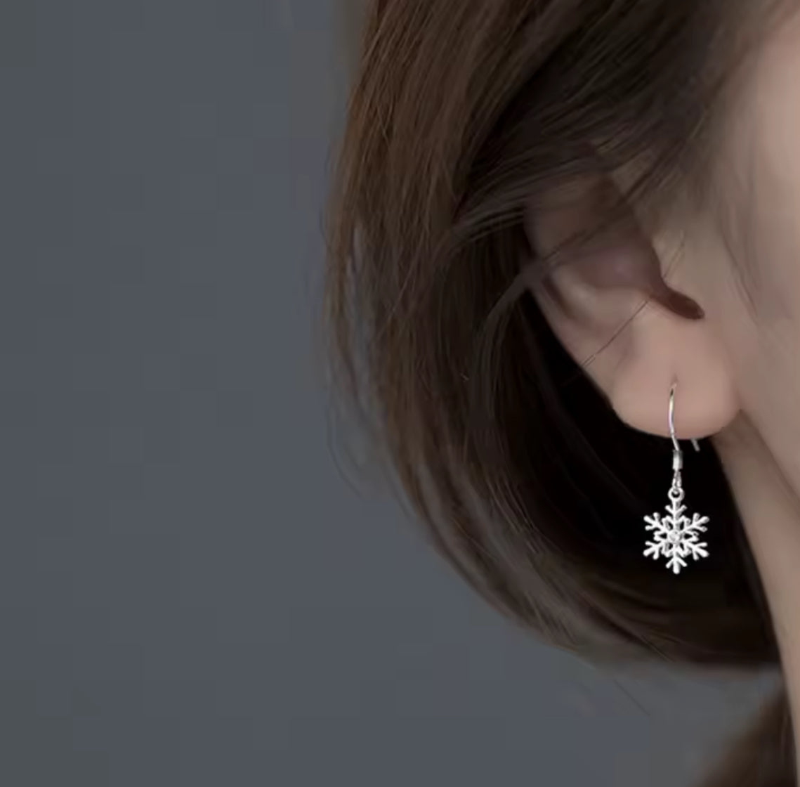 Sterling Silver Snowflake Dangle / Drop Earrings