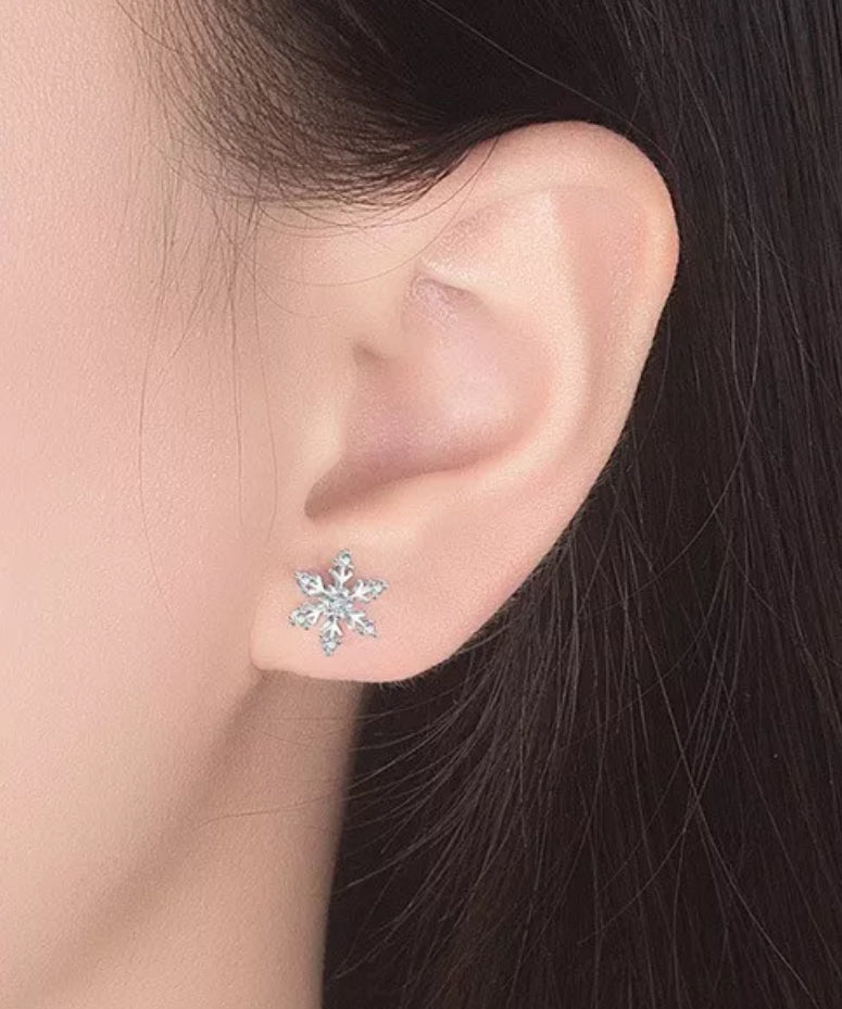 925 Sterling Silver Snowflake Christmas Stud Earrings