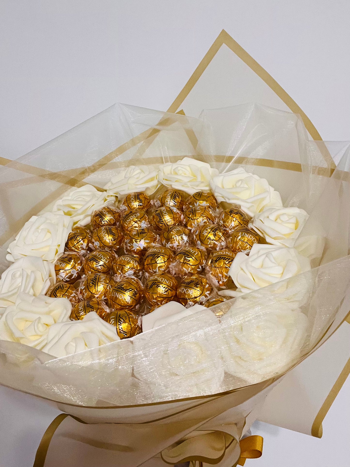 White Lindt White Chocolate Gold & Cream Rose Bouquet Gift