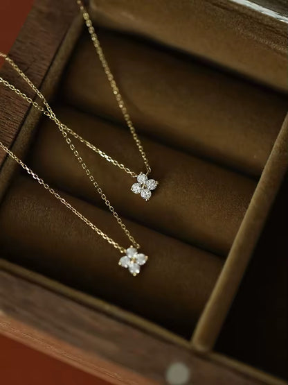 Dainty Clover Gold Womens Necklace