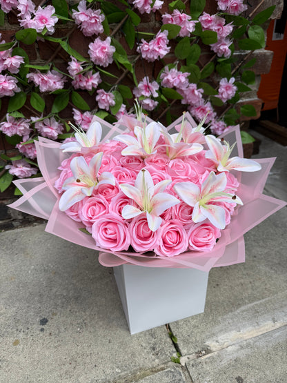 Personalised White Lily & Pink Rose Bouquet Luxury Romantic Flower Arrangement Gift (Copy)