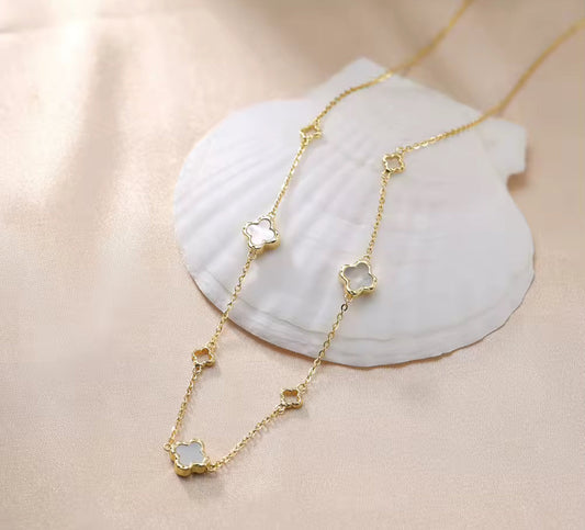 Clover Design Silver / Gold Womens Necklace