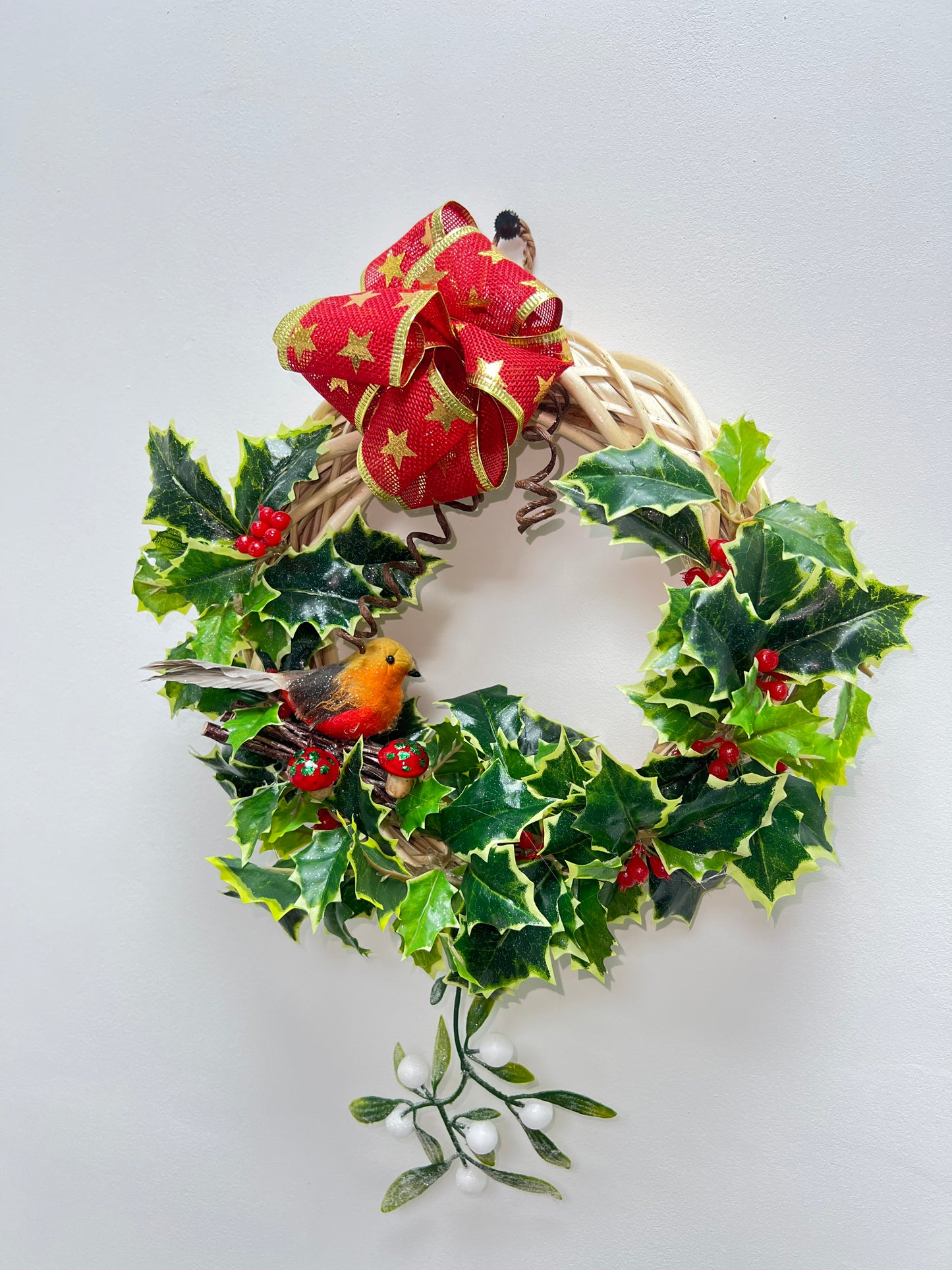 24cm Christmas Robin Mistletoe Door Wreath