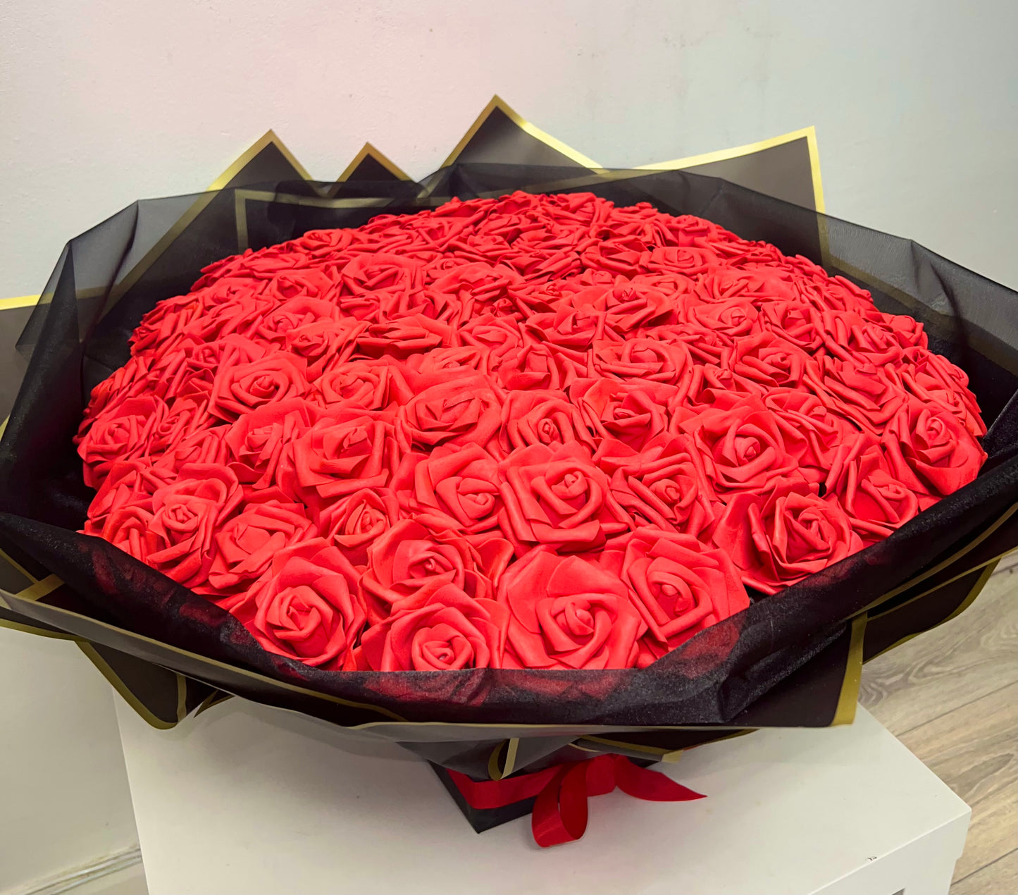 100 Red Rose Flower Bouquet Gift