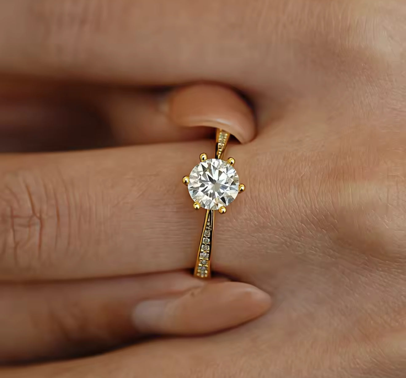 Gold Round Cut Moissanite Engagement Ring