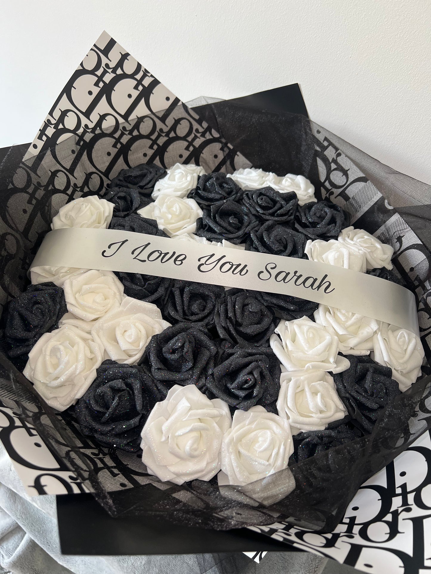 Black & White Personalised Glitter Rose Bouquet High End Wrapping