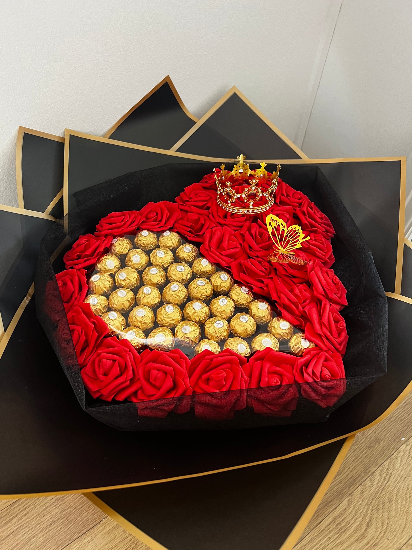 XL Chocolate Ferrero Rocher Red Love Heart Rose Crown Flower Bouquet