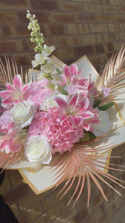 Luxury Mixed Rose / Lily Flower Bouquet
